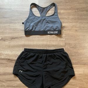 The player Victoria’s Secret Sports Bra M